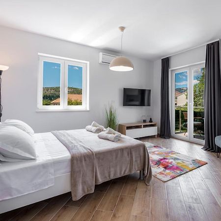 מליני Villa Gold Residence 2 מראה חיצוני תמונה